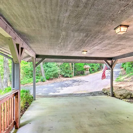 Lake Toxaway Cabin With Fire Pit - 1 Mi To Marina